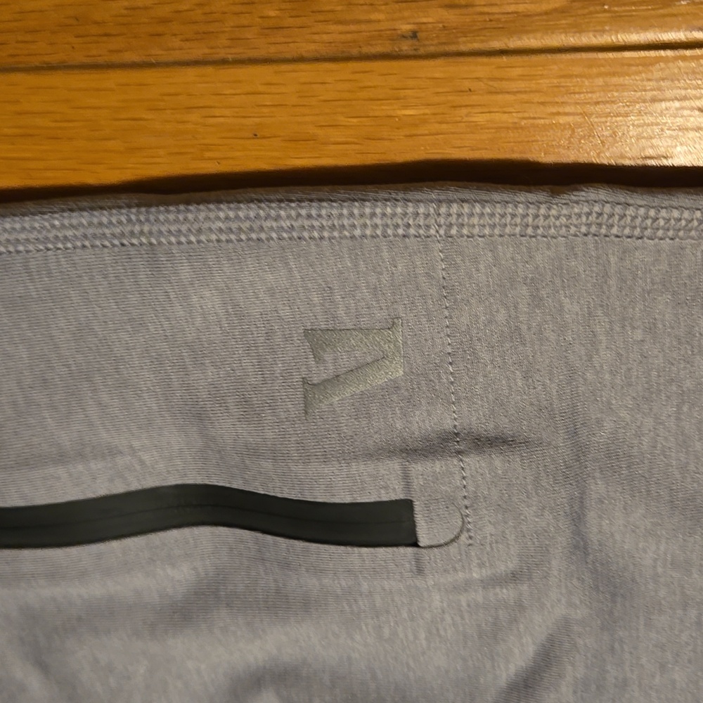 NWT, Men's XL Vuori "SUNDAY PERFORMANCE JOGGER" in Platinum Heather W/28" Inseam - Picture 7 of 15